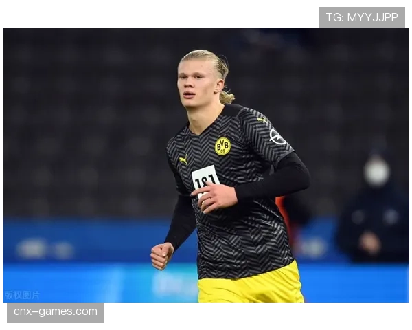 恰尔汗奥卢与姆希塔良默契再升级，联手助球队斩获关键胜利