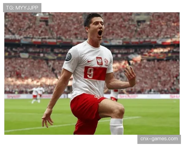 莱万多夫斯基荣获西甲赛季最佳，表现稳健令人关注